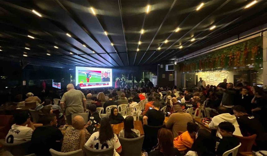 Çorum'da tarihi gece! Taraftarlar Millet Bahçesi'nde buluştu