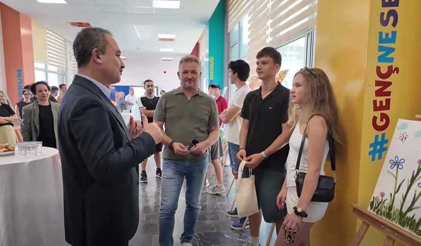 Elektronik atıkları sanat eserine dönüştürdüler