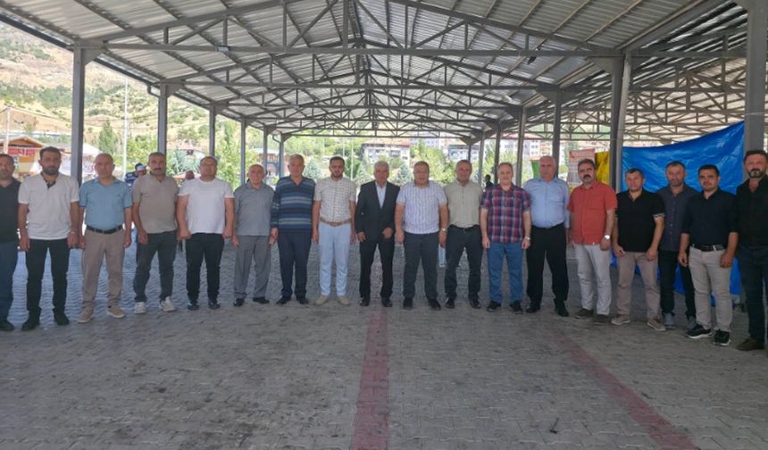 Başkan Ünlü, belediye personeli Mustafa Eraslan’ın düğününe katıldı
