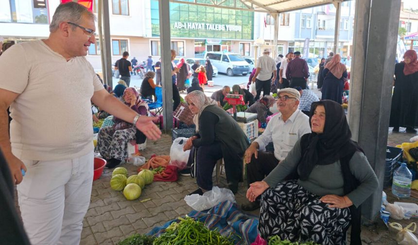 Başkan Ünlü’den Sebze Pazarı esnafına ziyaret