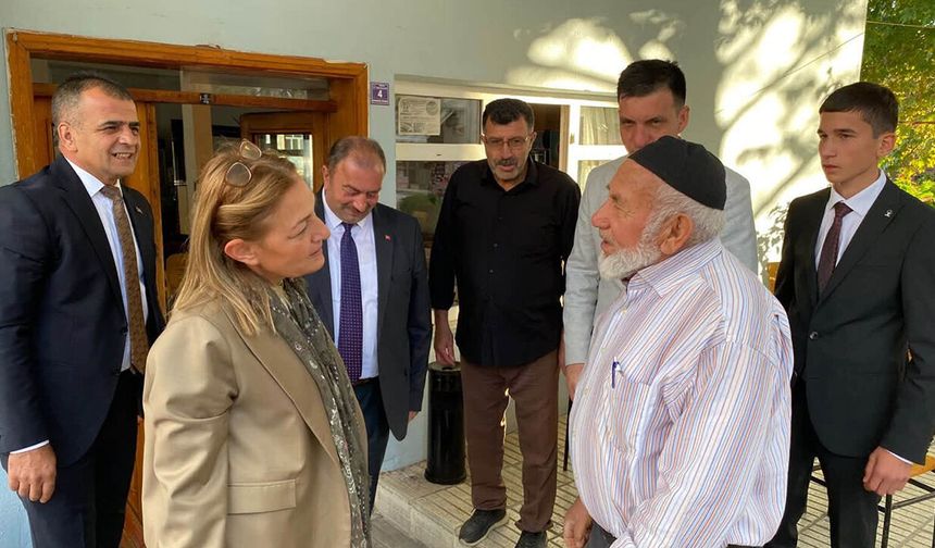 AK Parti heyeti Dodurga esnafı ile bir araya geldi