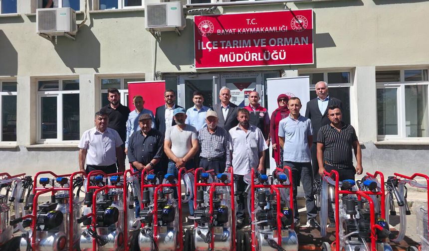 Çorum'da 15 üreticiye süt sağım makinesi desteği
