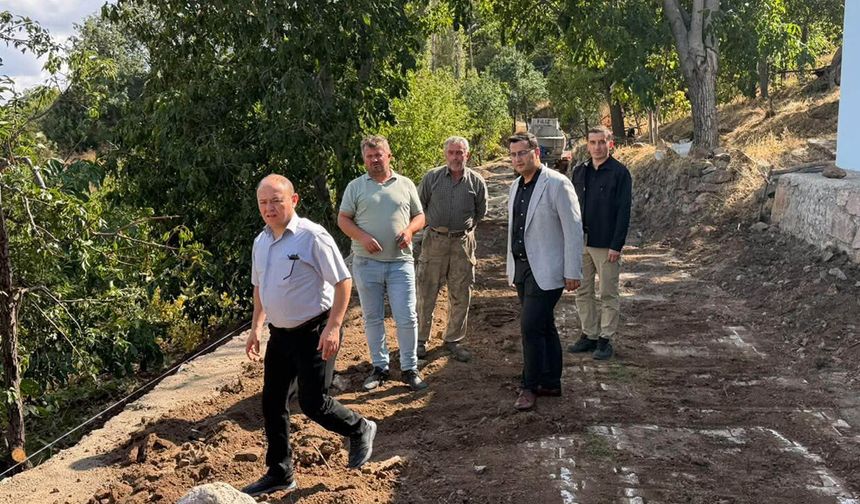 Ağaççamı Köyü’ndeki istinat duvarı çalışmalarını inceledi