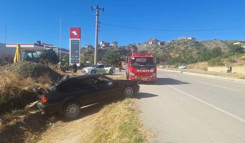 Otomobil yoldan çıktı: 2'si çocuk 4 kişi yaralandı