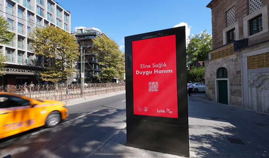 Herkes bu afişleri konuşuyor: 81 ildeki gizemli QR kodların sırrı ne?