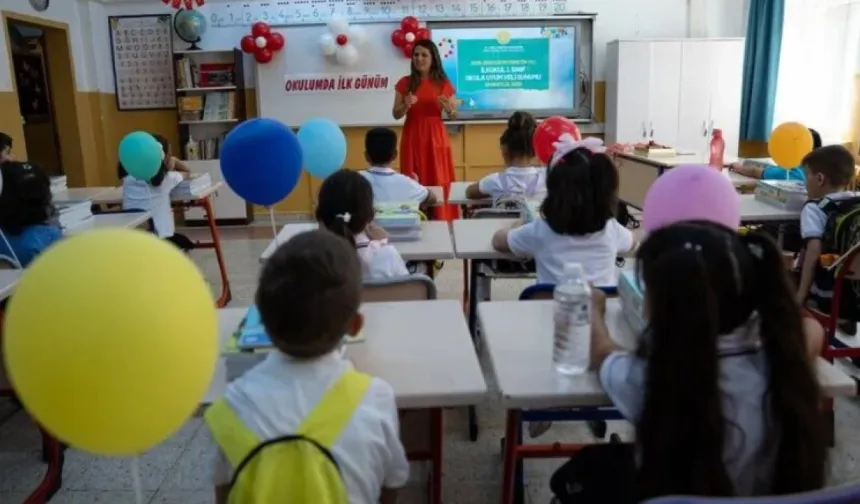 Milyonlarca öğrenci için ilk ders zili çaldı: Okullarda Uyum Haftası heyecanı