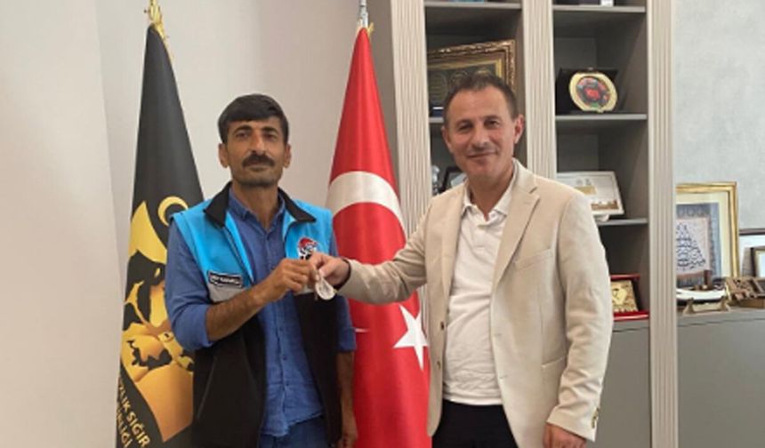 Çorum DSYB’den Personeline Altın Ödülü: Üreticinin Yanındaki Gayrete Takdir