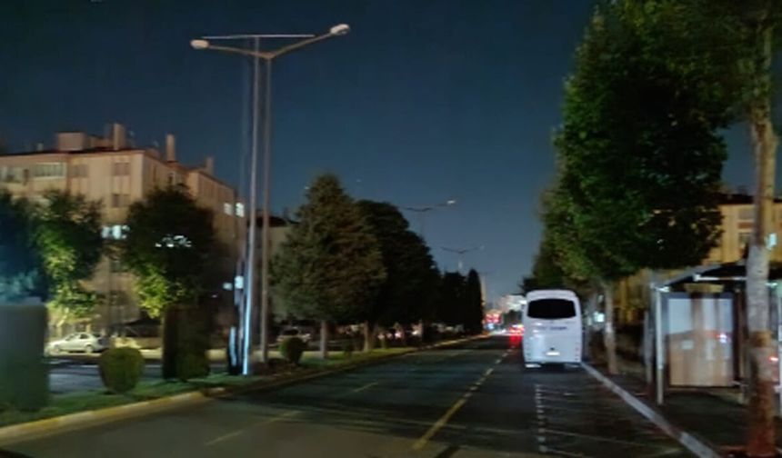 Dr. İlhan Güler Caddesi günlerdir karanlık: Vatandaş tepki gösterdi