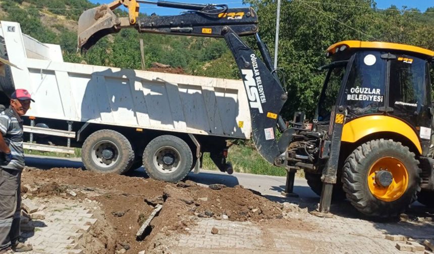 Oğuzlar’da Fatih Caddesi doğalgaza kavuştu
