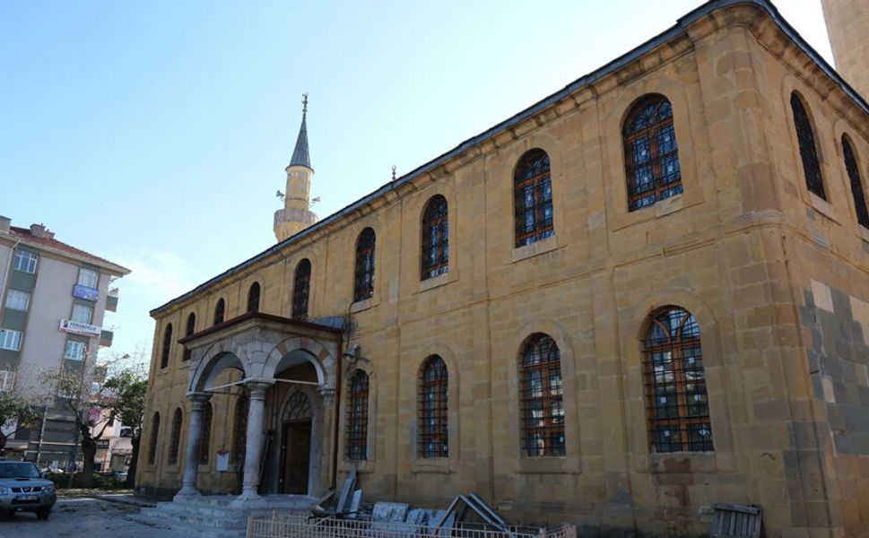 Çorum Ulu Camii asırlara meydan okuyor