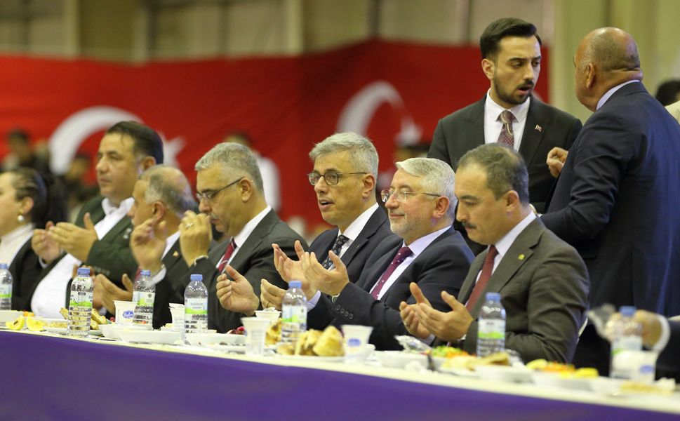 Sağlık Bakanı Memişoğlu, AK Parti Çorum İl Başkanlığının vefa iftarına katıldı