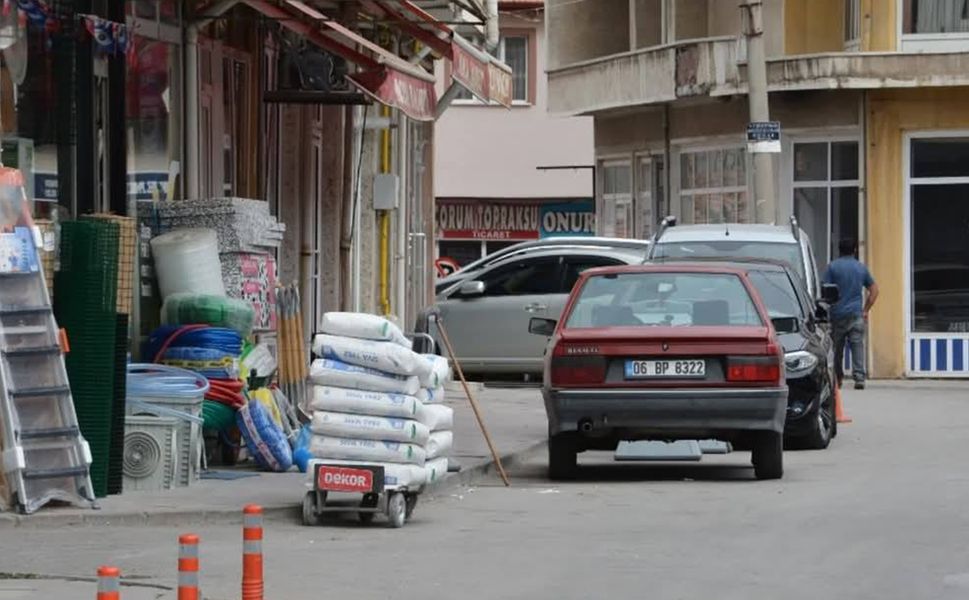 Alaca'da kaldırım ve yol işgallerine karşı önlem