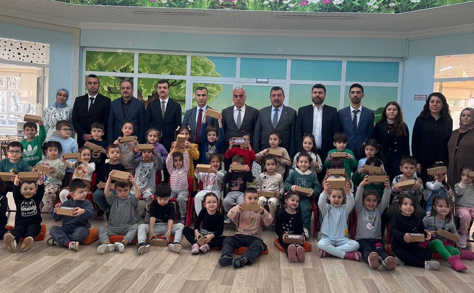 Osmancık’ta 612 okul öncesi öğrencisine oyuncak dağıtıldı