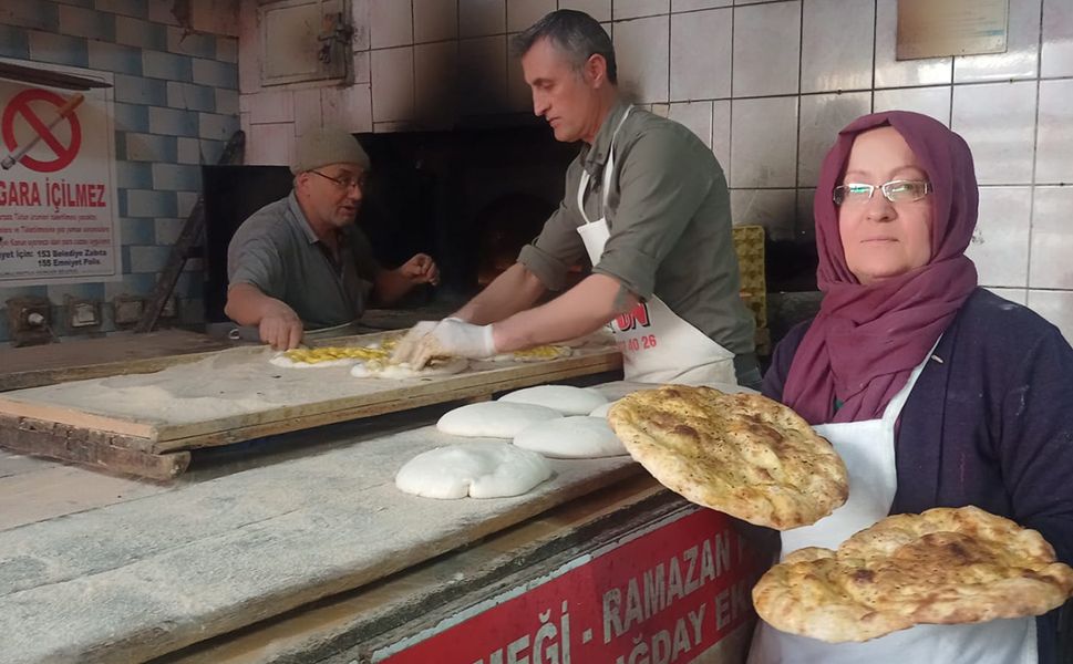 Osmancık’ta Ramazan sofralarının vazgeçilmezi pideye yoğun ilgi