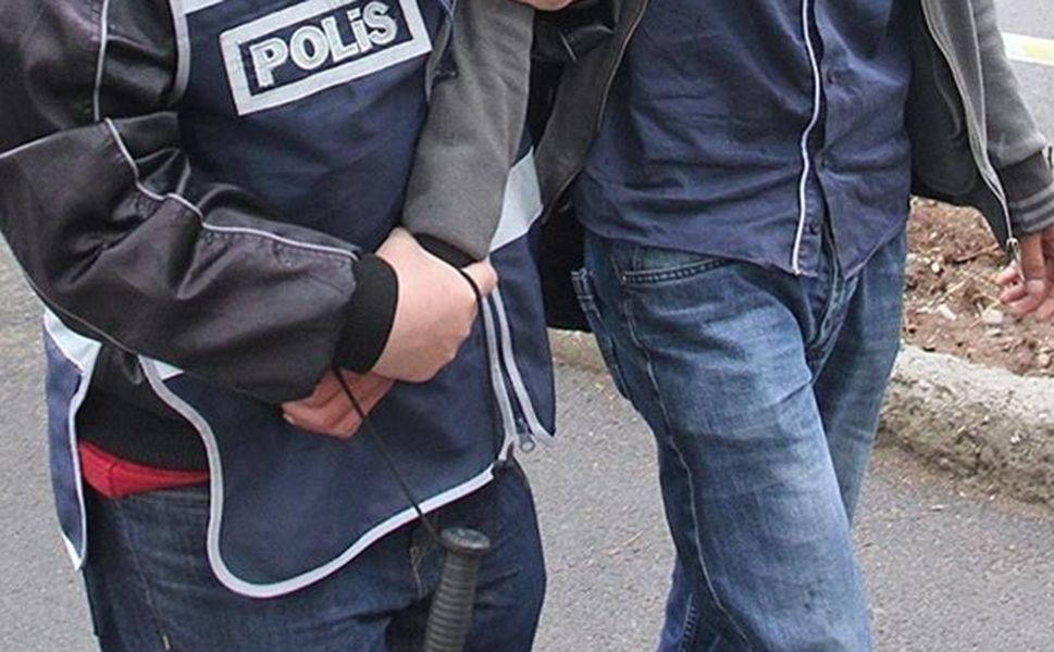Polisin dur ihtarına uymadı, Çorum sokaklarında kaçmaya çalıştı: 62 yıl hapis cezası olan firari, kovalamaca sonucu yakalandı