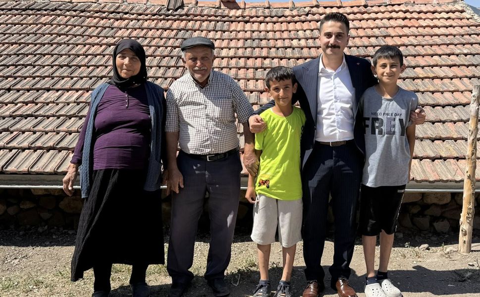 Ortaköy Kaymakamı Burak Şapaloğlu’ndan başarılı öğrencilere moral ziyareti