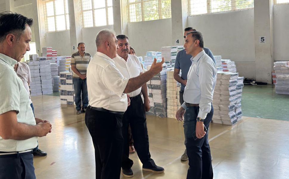 Kaymakam Duman, ücretsiz ders kitabı dağıtım sürecini yerinde inceledi