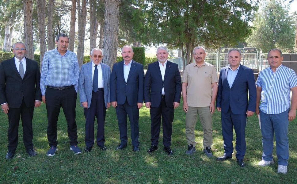 Çorum’da anlamlı buluşma! Siyasi ve kültürel isimler bir aradaydı