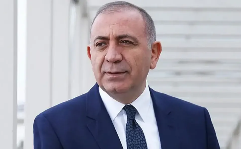 CHP İstanbul İl Başkanlığı’nda flaş değişiklik Gürsel Tekin görevinden alındı