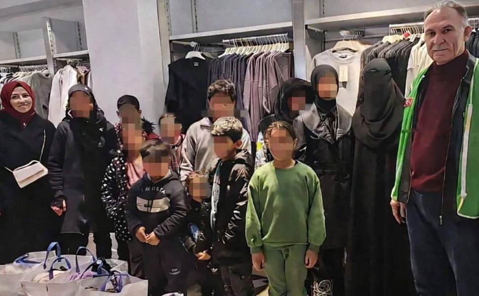 Çorum'da 41 yetimin yüzü giyim desteğiyle güldü