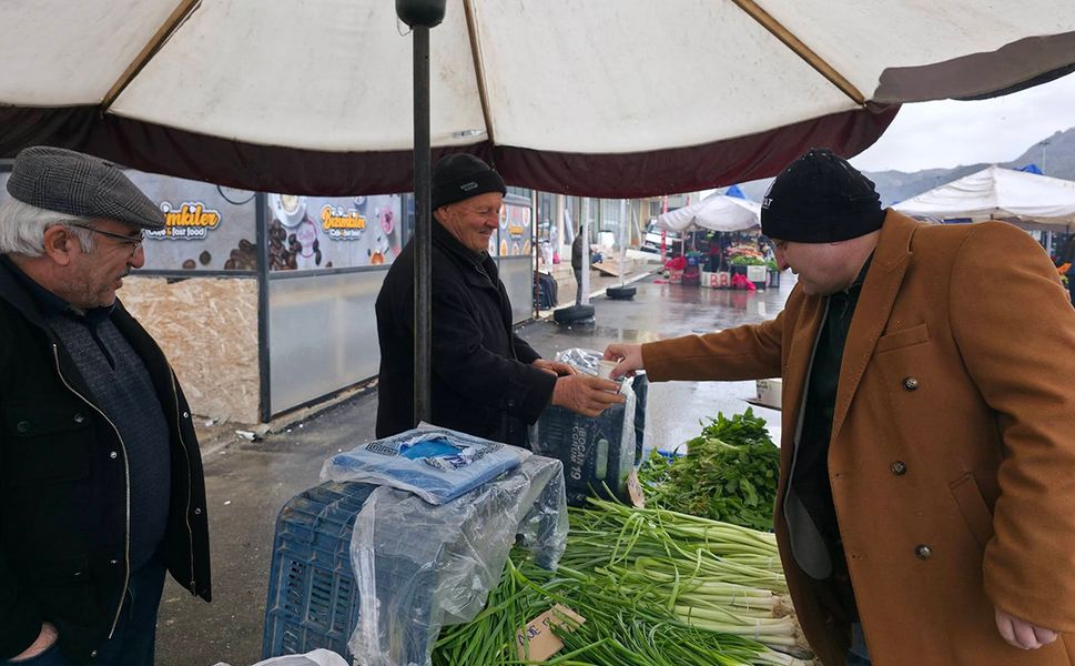 Çorum'un bu ilçesinde sabahın erken saatlerinde başlıyor. Pazarın ilgi odağı, gören almadan dönmüyor