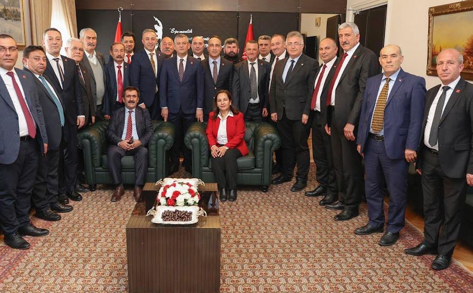 Cumhuriyet Halk Partisi Çorum heyeti Ankara’da Genel Başkan Özgür Özel ile görüştü