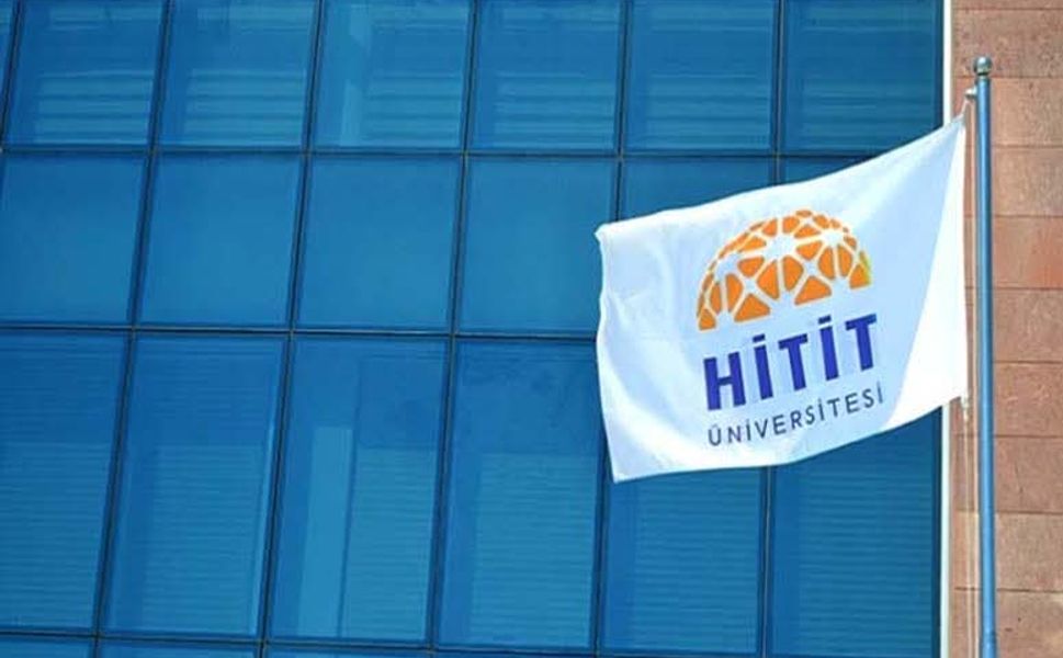 Hitit Üniversitesi 462 öğrenciyi doğrudan sektöre hazırladı