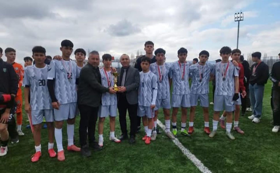 Gençler A Futbol’da kupa sahibini buldu