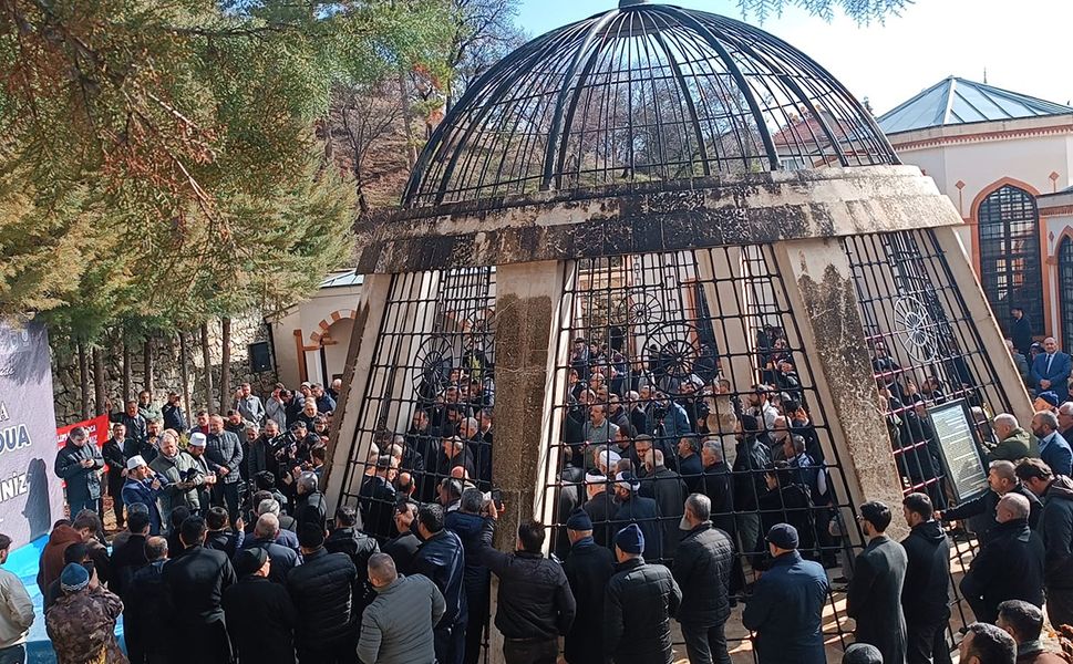 İskilipli Atıf Hoca kabri başında anıldı