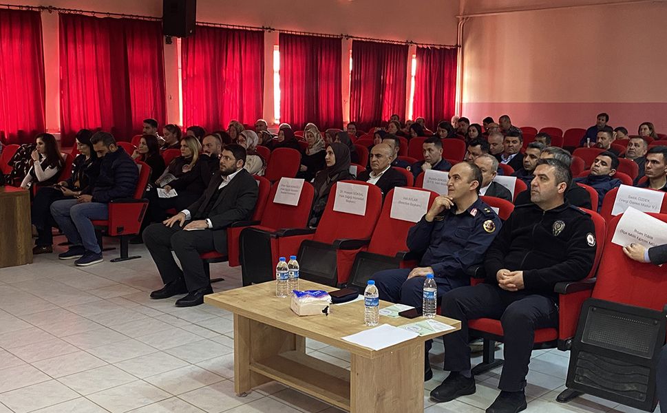 Mecitözü’nde teknoloji ve madde bağımlılığı uyarısı