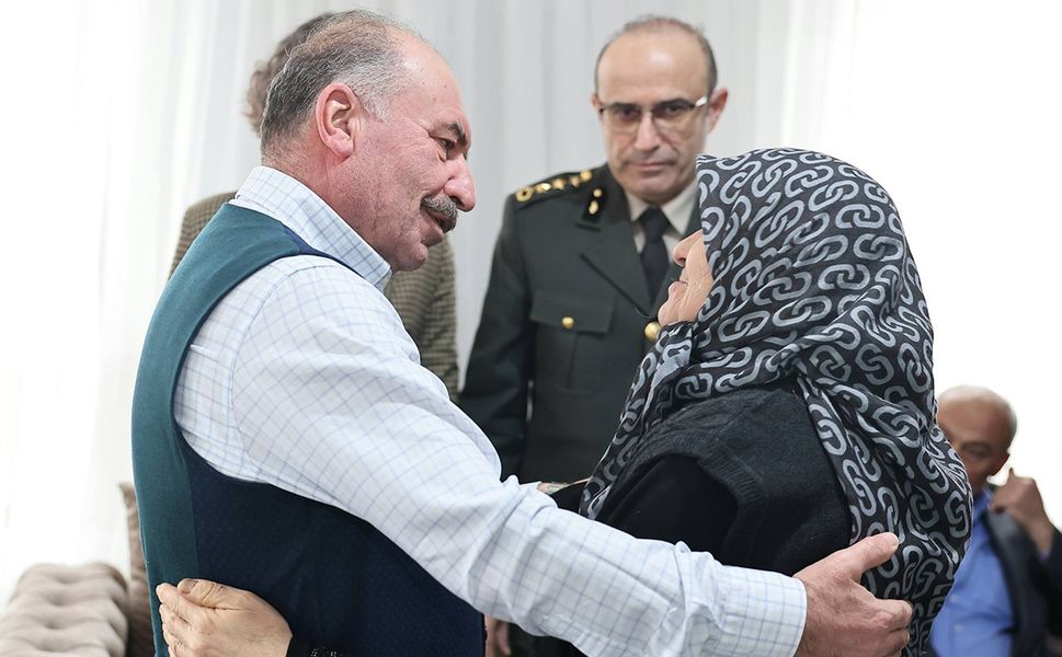 Vali Ali Çalgan’dan şehit Mustafa Uslu’nun ailesine ziyaret