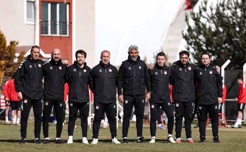 Arca Çorum FK’nın rakiplerinden Sivaspor’da İsmet Taşdemir dönemi