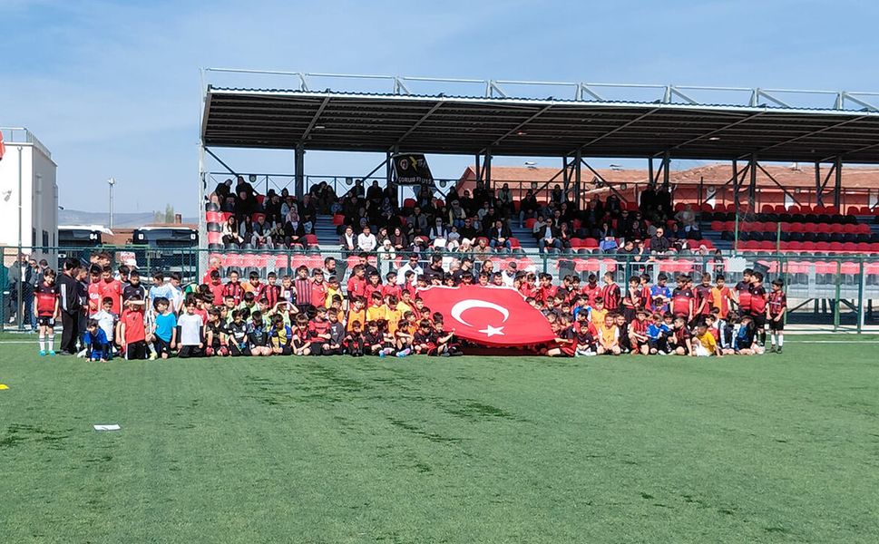 Arca Çorum FK’dan 23 Nisan’a yakışır futbol şöleni