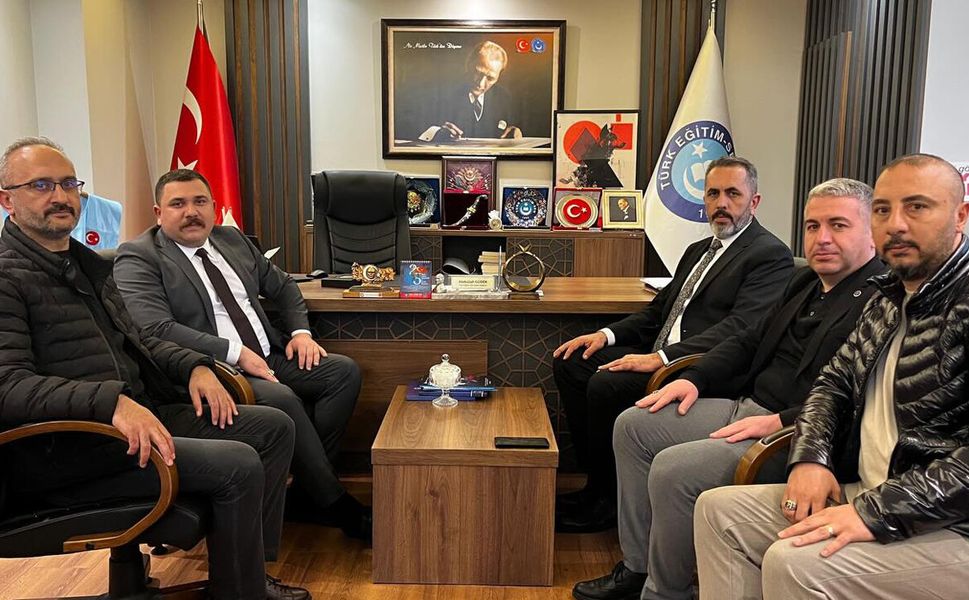 Ülkü Ocakları’ndan Türk Eğitim-Sen Çorum Şubesi’ne ziyaret
