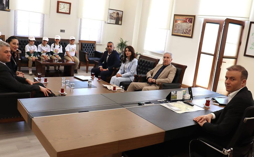 Harezmi Eğitim Modeli uygulayan okuldan Kaymakam Dinçer’e ziyaret