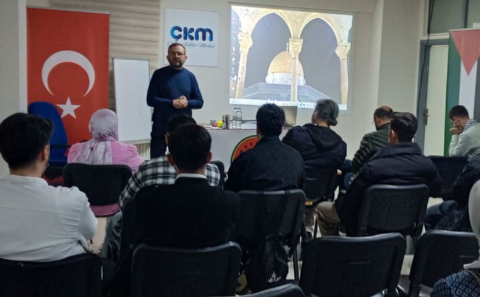 “Bir şey söyler Filistin” paneller dizisinin ikinci oturumu yapıldı