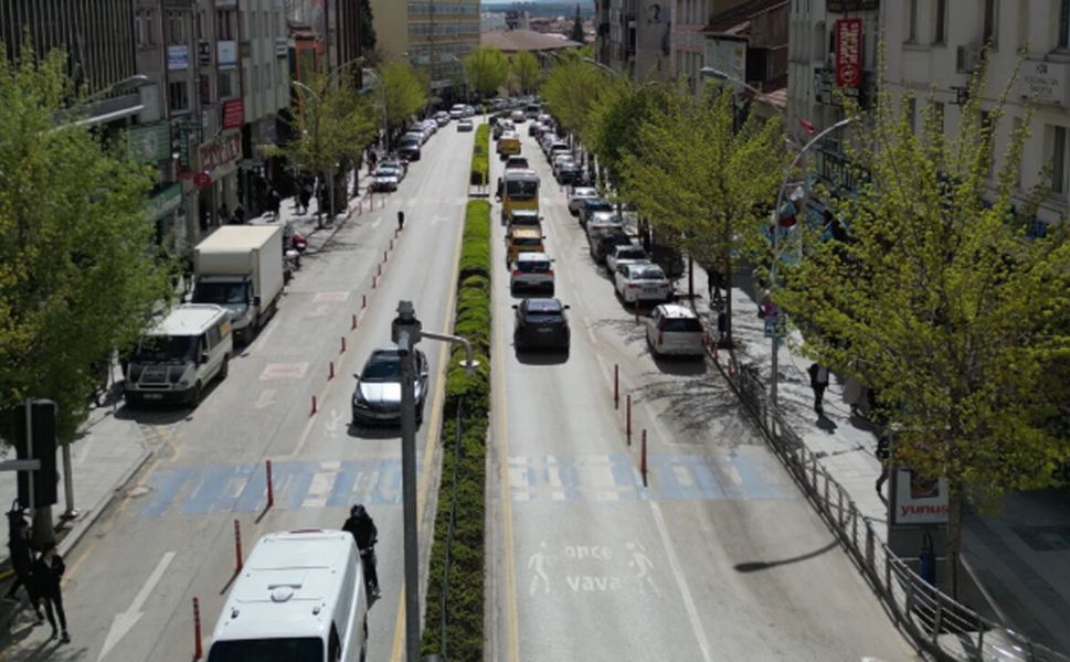 Çorum’da 1 Mayıs için trafik tedbiri: Gazi Caddesi’nde park yasağı
