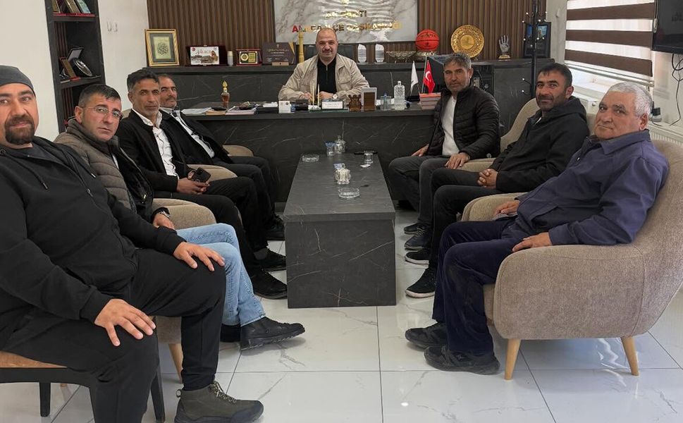 Köy muhtarlarından AK Parti’ye ziyaret