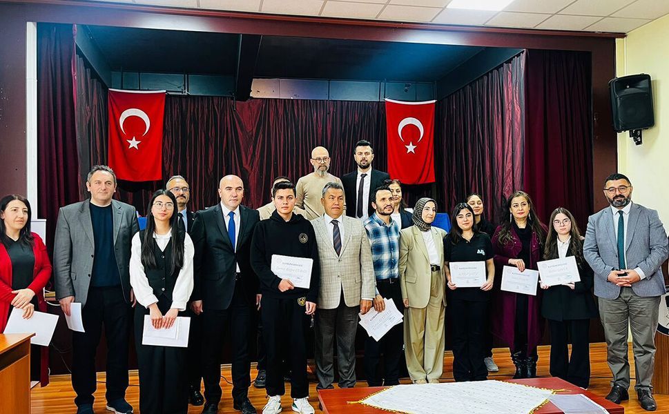 Safahat paneline yoğun ilgi: Atatürk Anadolu Lisesi birinci