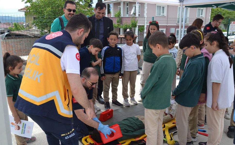 Kargı’da öğrencilere UMKE ve 112’den hayat kurtaran eğitim