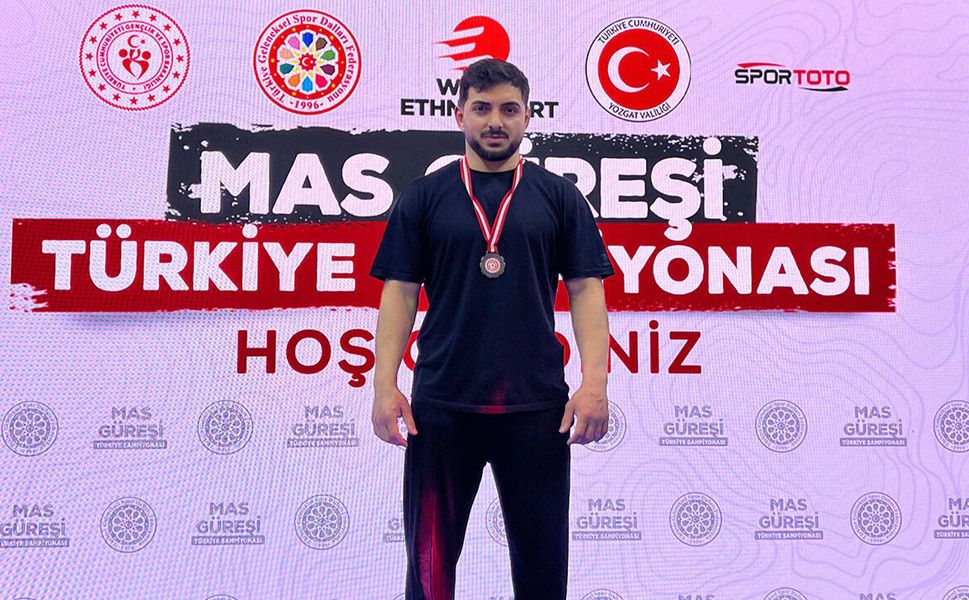 Sungurlulu güreşçi Samet Yaldıran Türkiye şampiyonu oldu
