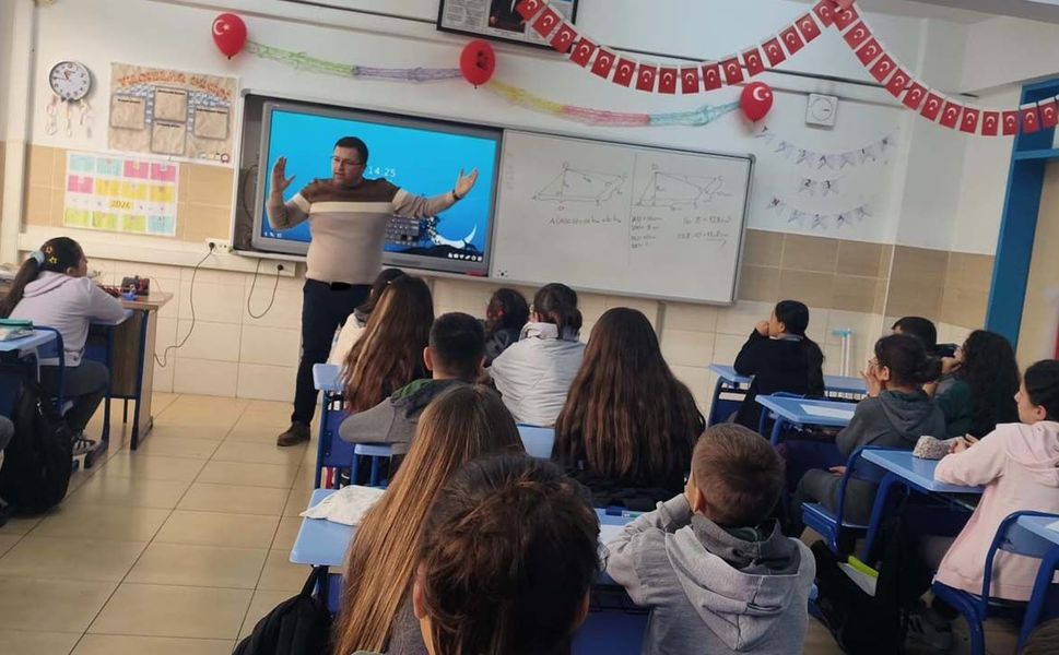 Mehmet Akif Ersoy Ortaokulu’nda STEM etkinliği düzenlendi
