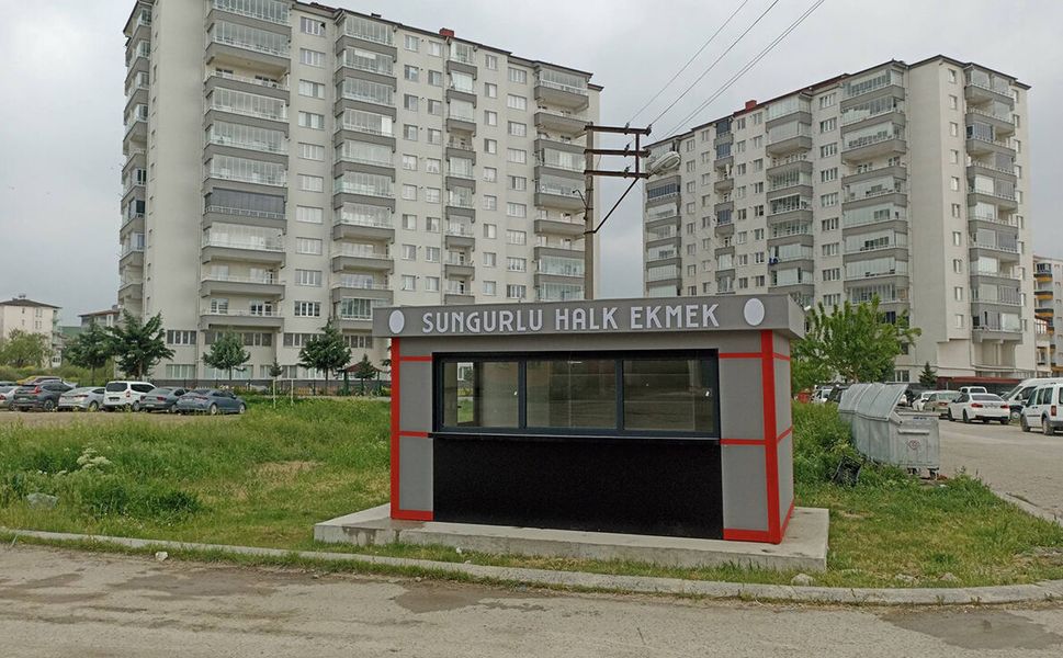 Sungurlu’da halk ekmek büfeleri yerini almaya başladı