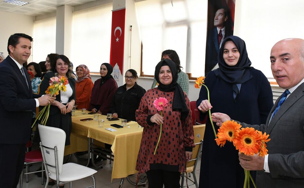 Çorum Milli Eğitim Müdürlüğü’nde Anneler Günü kutlaması