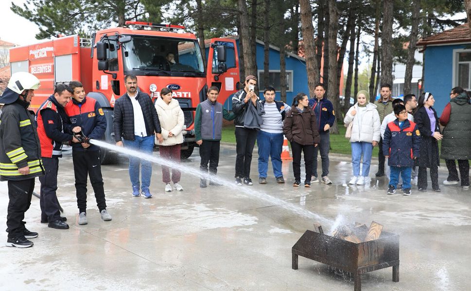 Başkan Arslan, özel öğrencilerle tatbikata katıldı