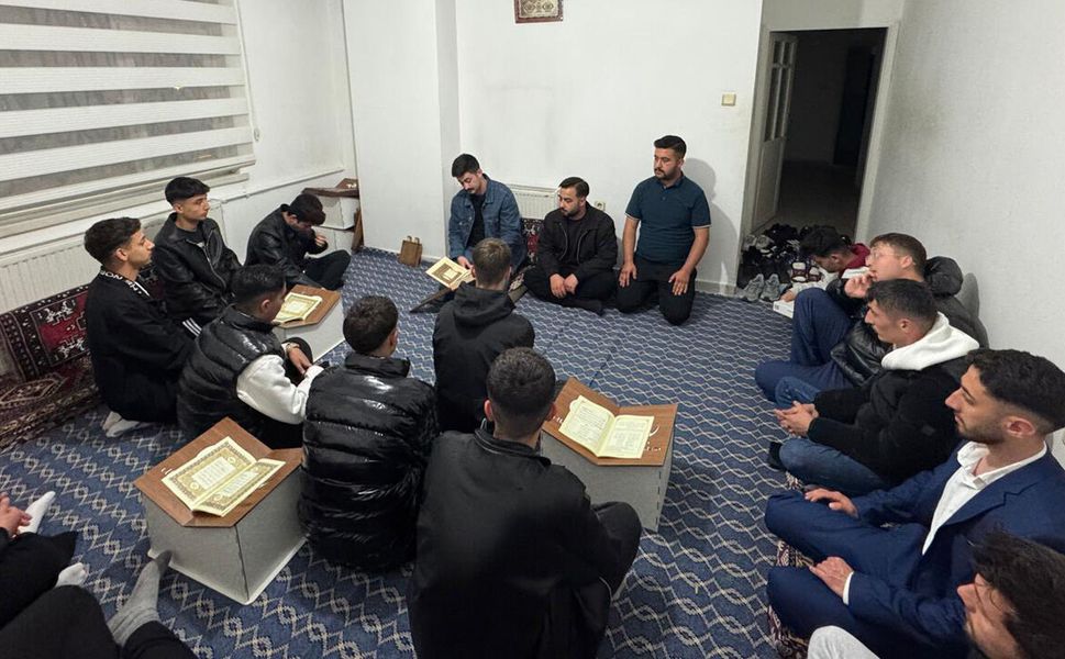 Ülkü Ocakları’nda Kur’an-ı Kerim ve dini eğitim dersleri sürüyor