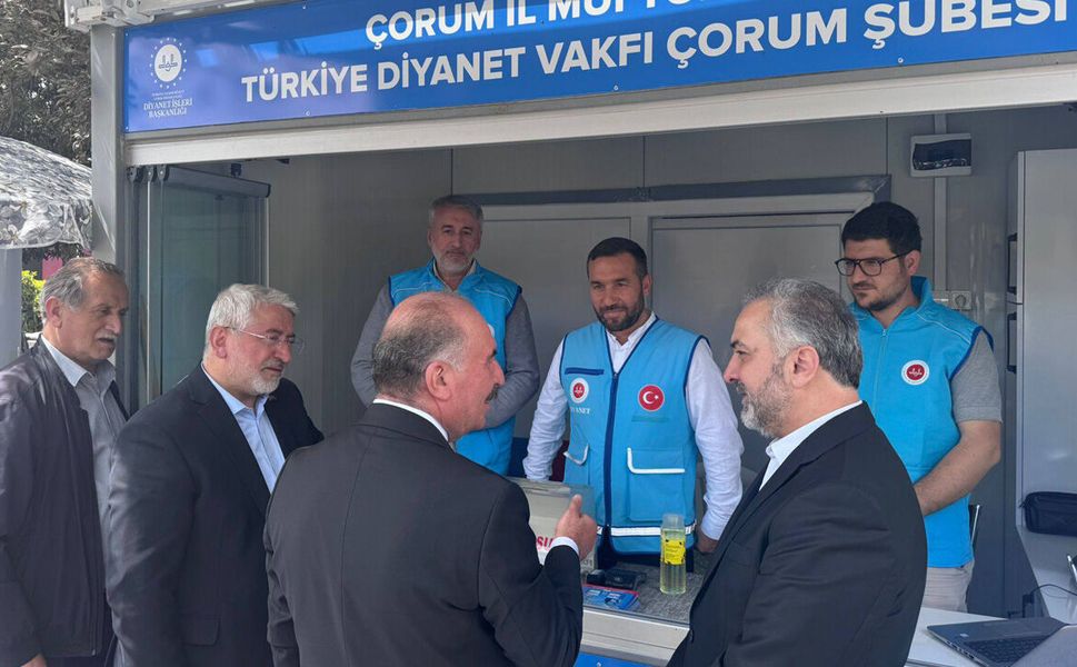 Vali Çalgan’dan kurban bağışı standına ziyaret