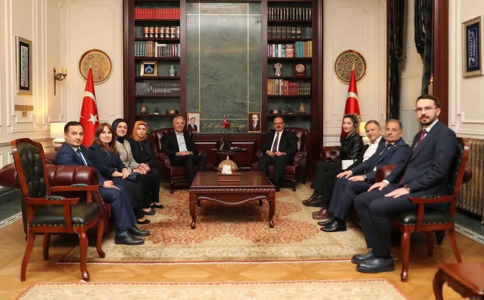 Ankara Valisi Yakup Canbolat’a hemşehrilerinden dikkat çeken hayırlı olsun ziyareti