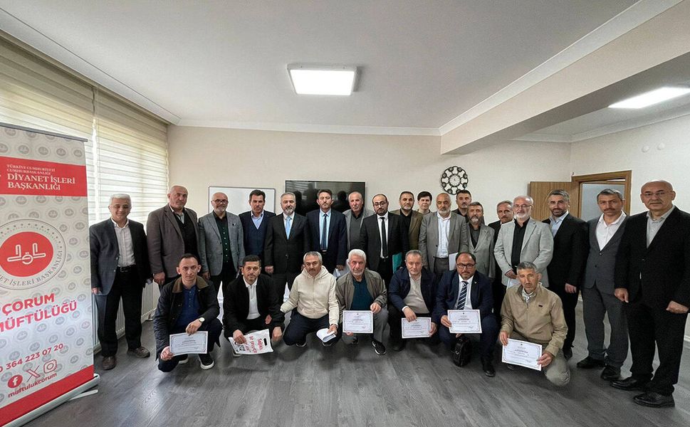 Çorum’da din görevlilerine “Etkili Hutbe Sunumu” eğitimi