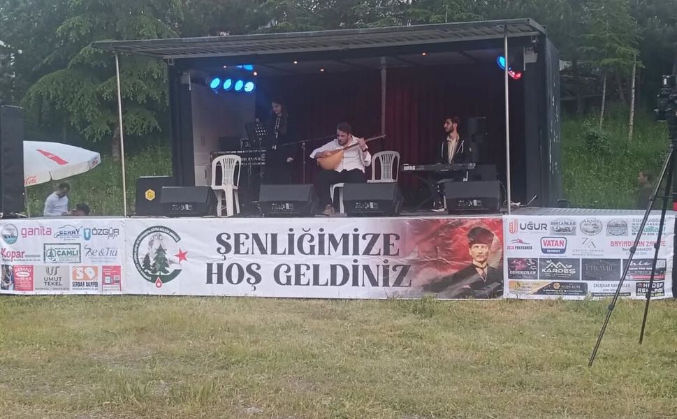 Çampınar Köyü'nde bayram coşkusu konserle taçlandı